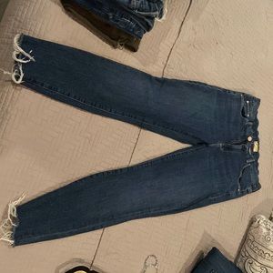 Only worn a few times mother jeans skinny ankle fray